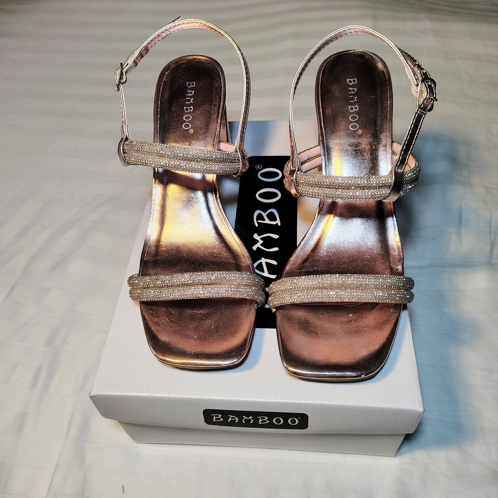 Bamboo Women's Shimmering Gold Sandals